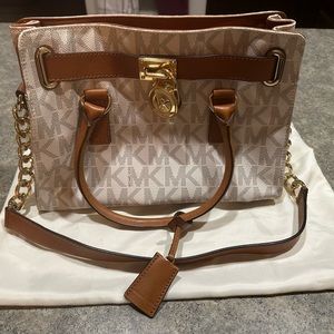 Like New Michael Kors Purse